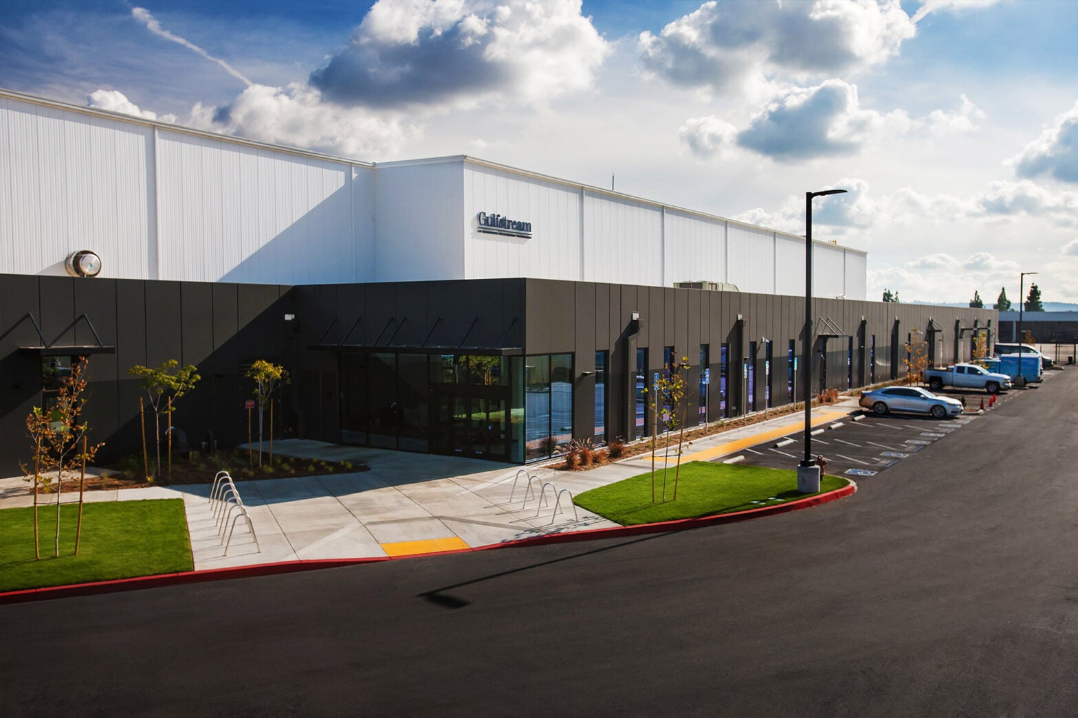 Gulfstream Opens Business Aviation Service Center at Van Nuys