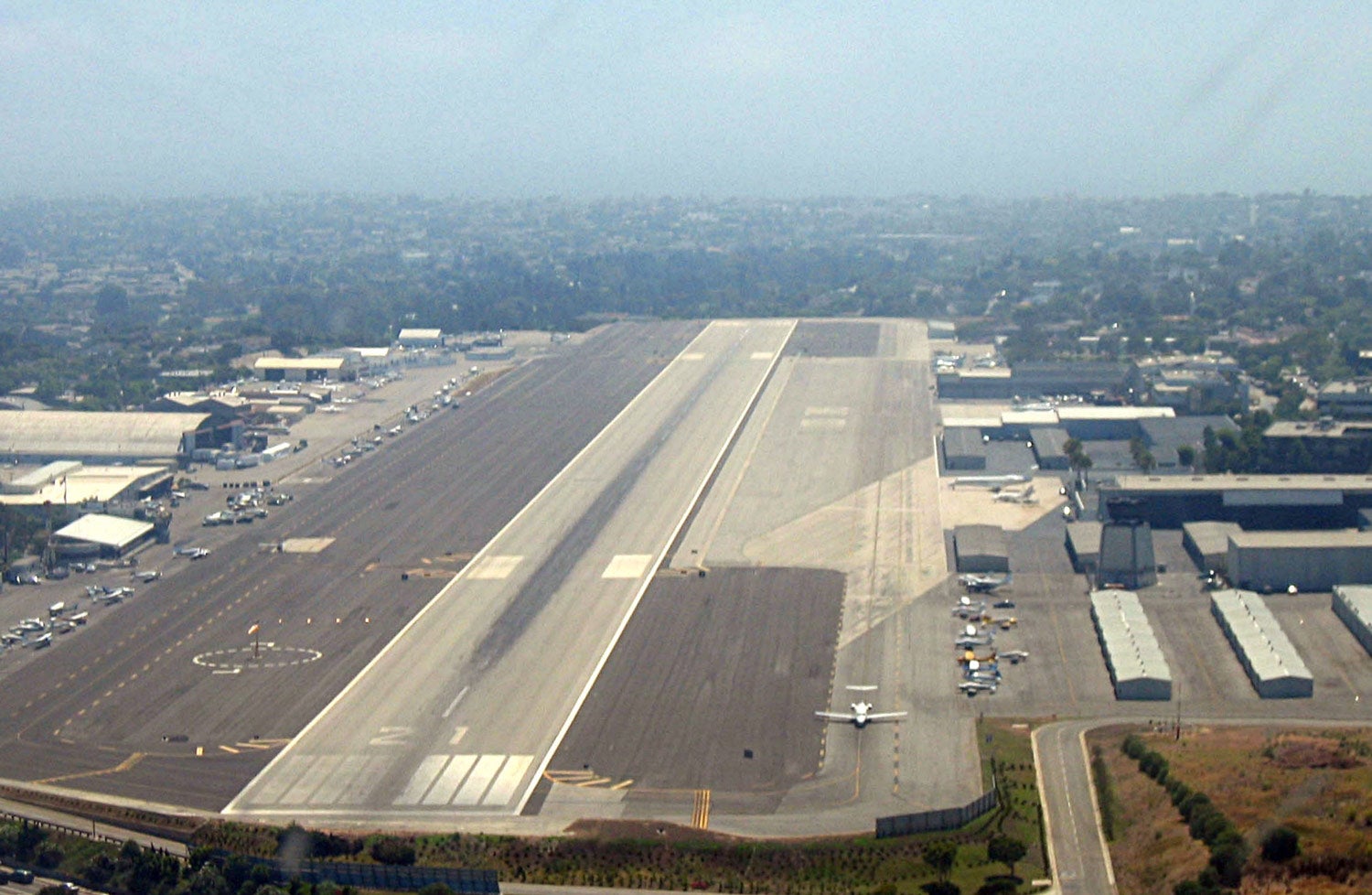 FAA Finds Santa Monica in Violation Regarding SMO
