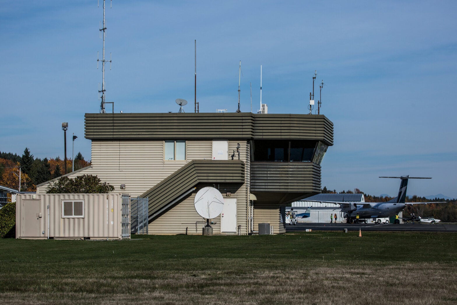 Nav Canada Considers Reducing Air Traffic Controller Numbers