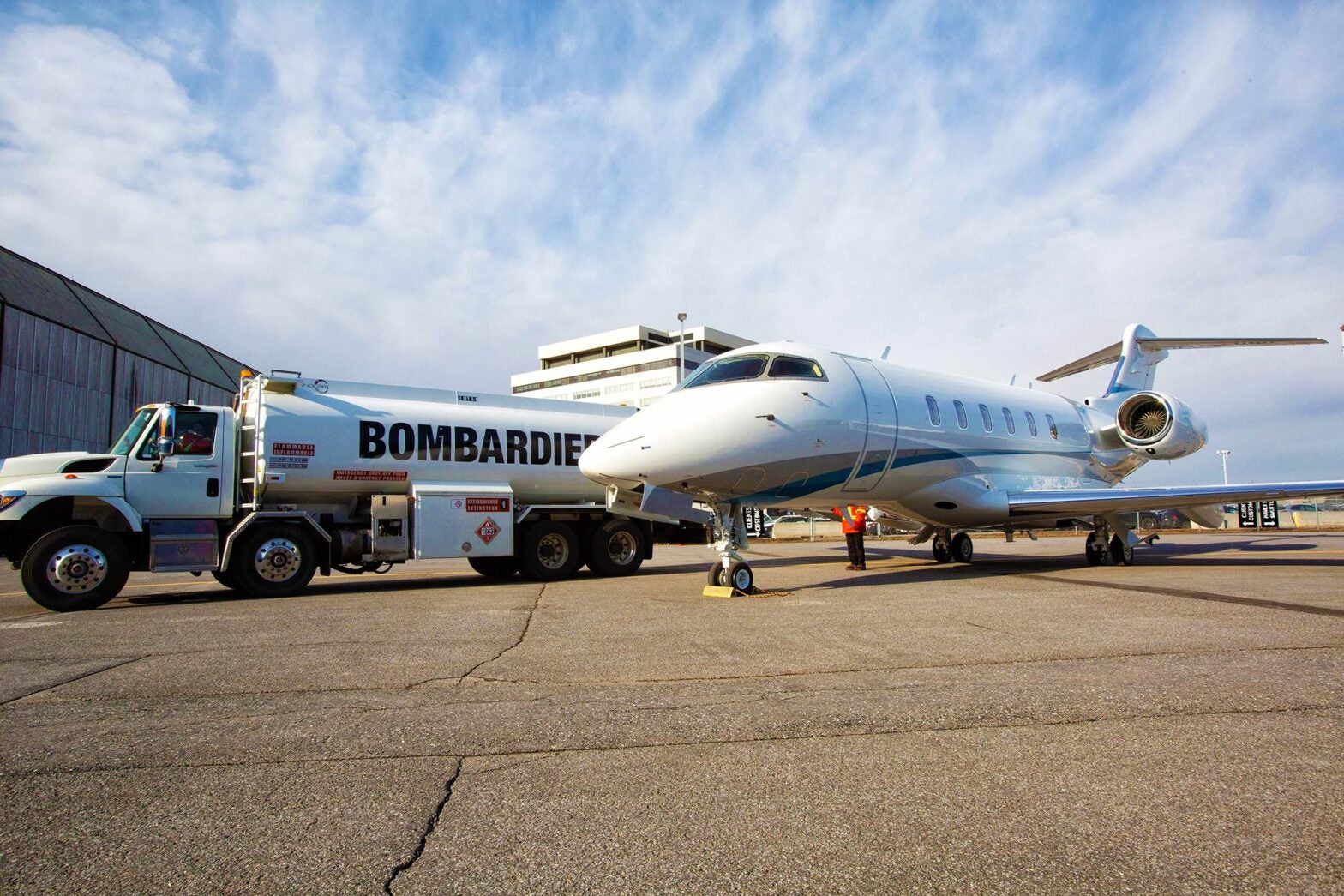Bombardier Delivers First Customer Aircraft Fueled with SAF