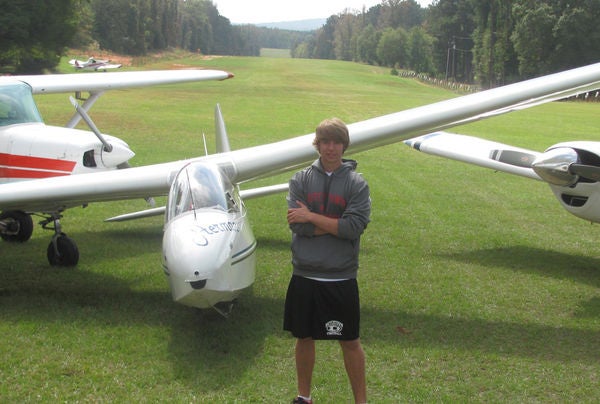 New Student Pilot Certificate Rules Prevent Solos on 16th Birthday