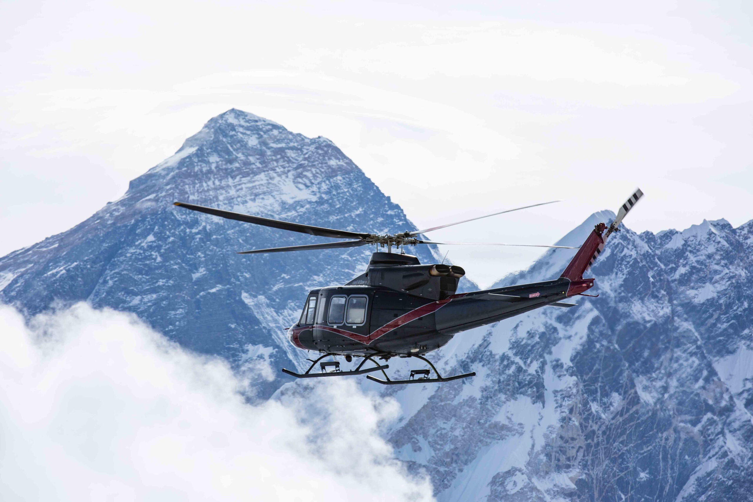 Bell Helicopter Tests 412EPI Near Mount Everest