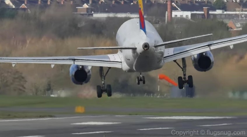 Video: A Crosswind Landing You Have to See