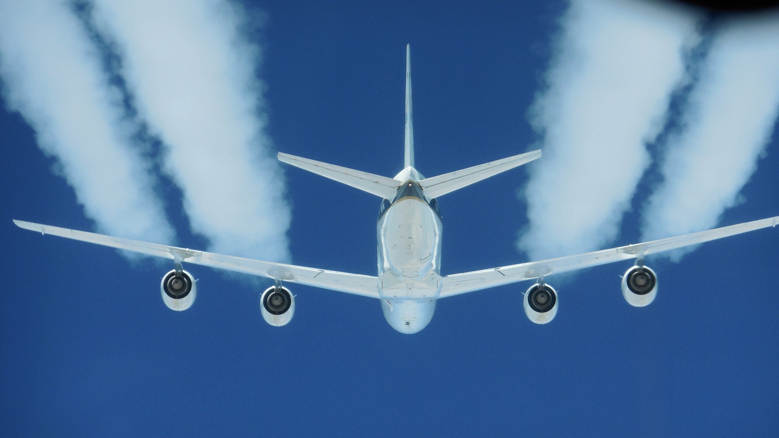 NASA Confirms Biofuels Reduce Jet Emissions