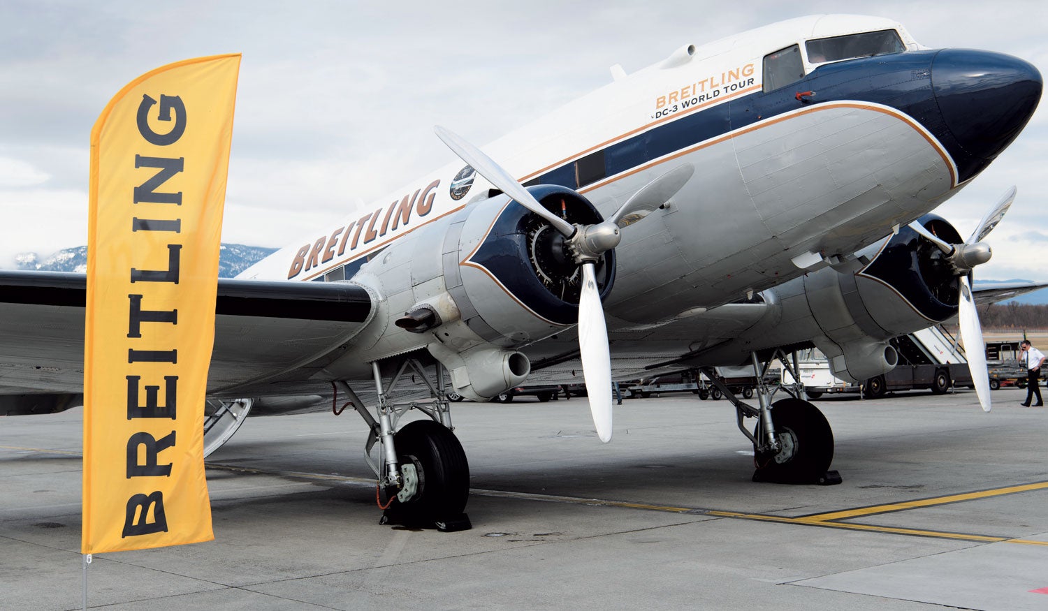 Breitling&#8217;s DC-3 Makes Stop at AirVenture Oshkosh During Record World Tour