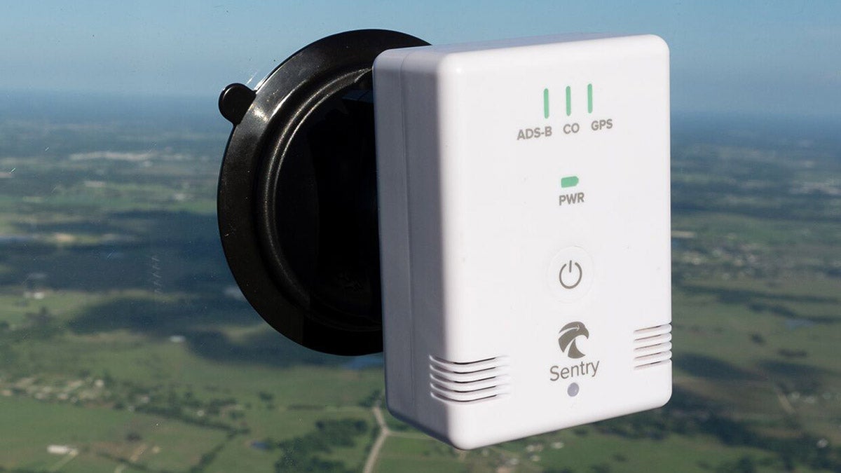 Sentry Portable ADS-B Receiver Brings Extra Features to ForeFlight App