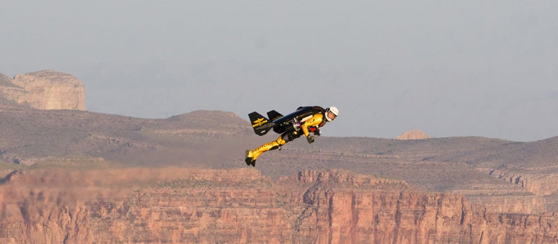 Daredevil Uses Jet-Pack to Fly Over Grand Canyon