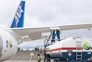 Boeing 787 Makes Transpacific Biofuel Flight