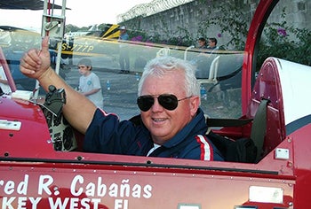 Aerobatic Pilot Fred Cabañas Dies in Crash