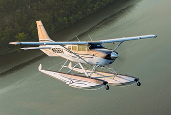 Cessna Turbo 206 on Amphibious Floats