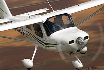 Cessna Skycatcher Disappears from View
