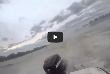 Video: Plane Nearly Hits Boat in Flyby Stunt