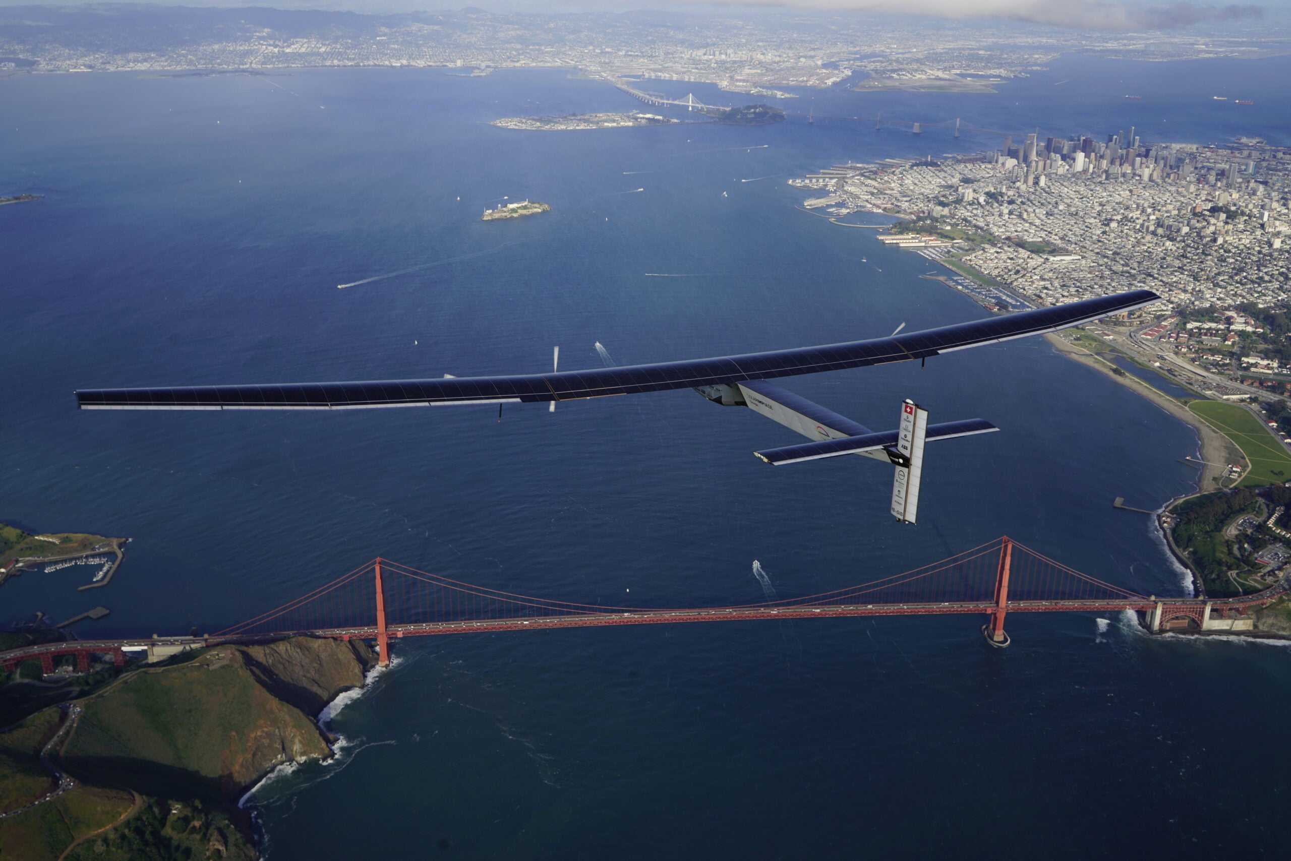 Solar Impulse Lands on the U.S. Mainland