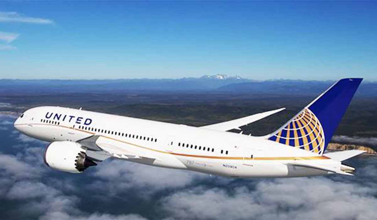 United CEO Issues Apology After Viral Video Shows Passenger&#8217;s Forceful Ejection