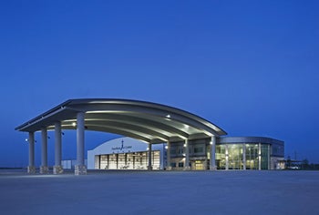 FBO Spotlight: Henriksen Jet Center (KEDC)
