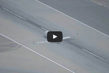 Video: CRJ With Gear Problem Lands at LAX