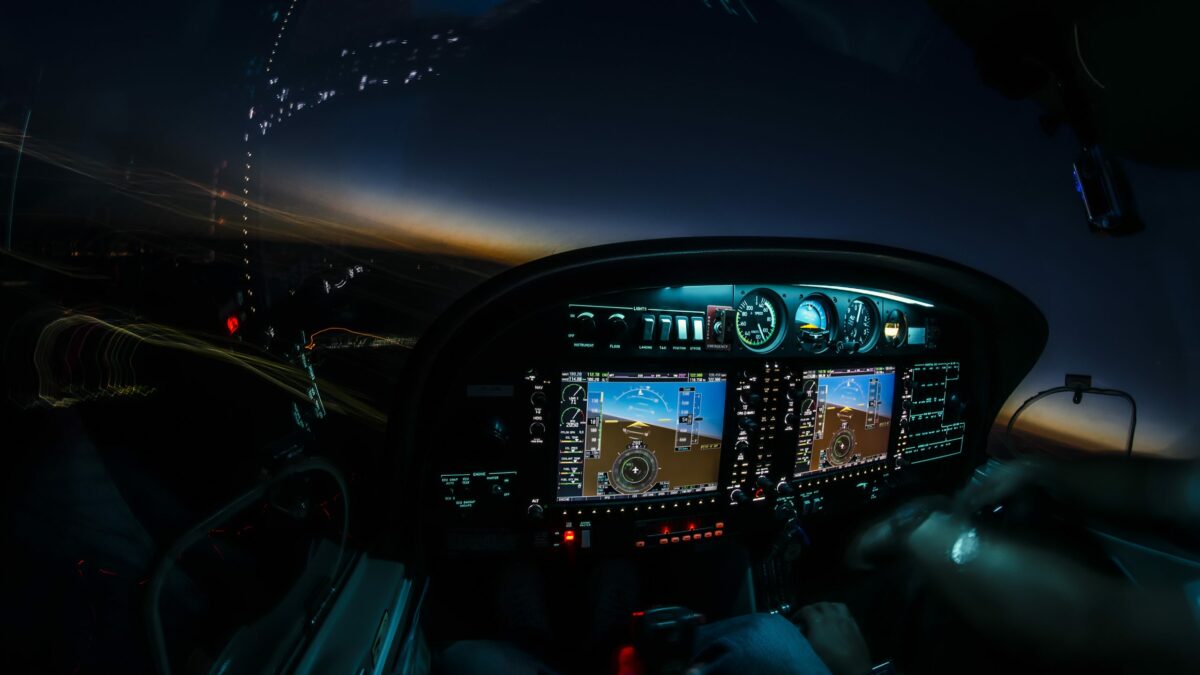Night Flight Challenges Reflected in Data, Says Air Safety Institute