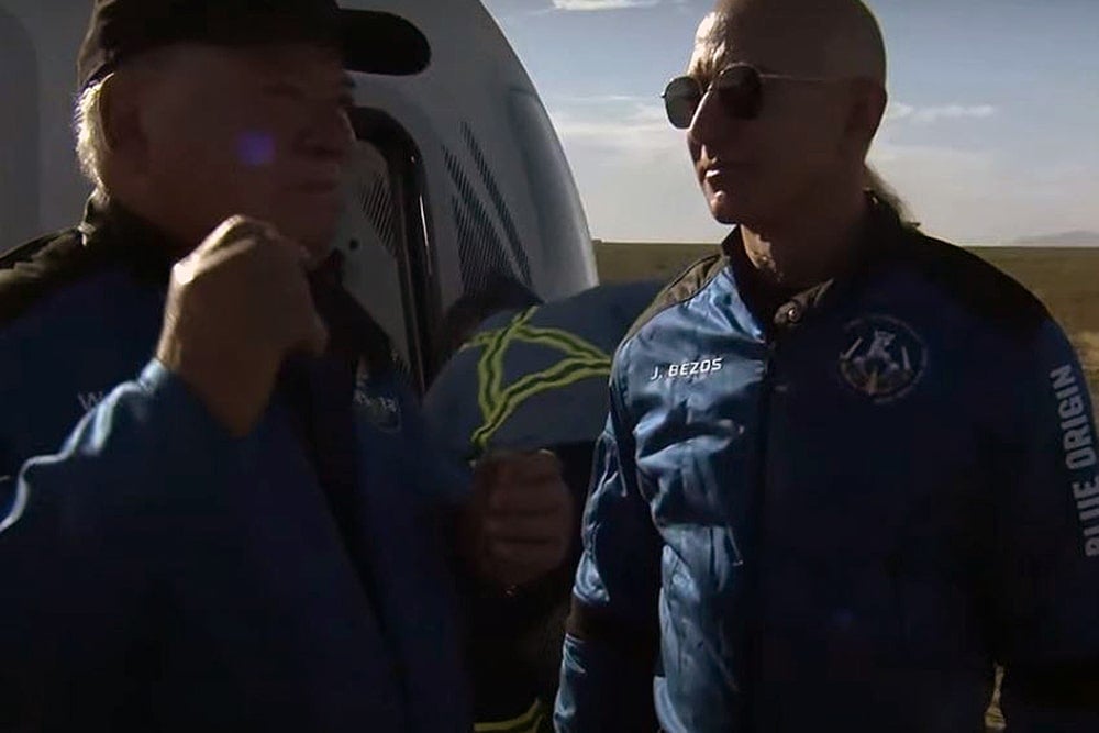 FAA Awards Astronaut Wings to Jeff Bezos and William Shatner