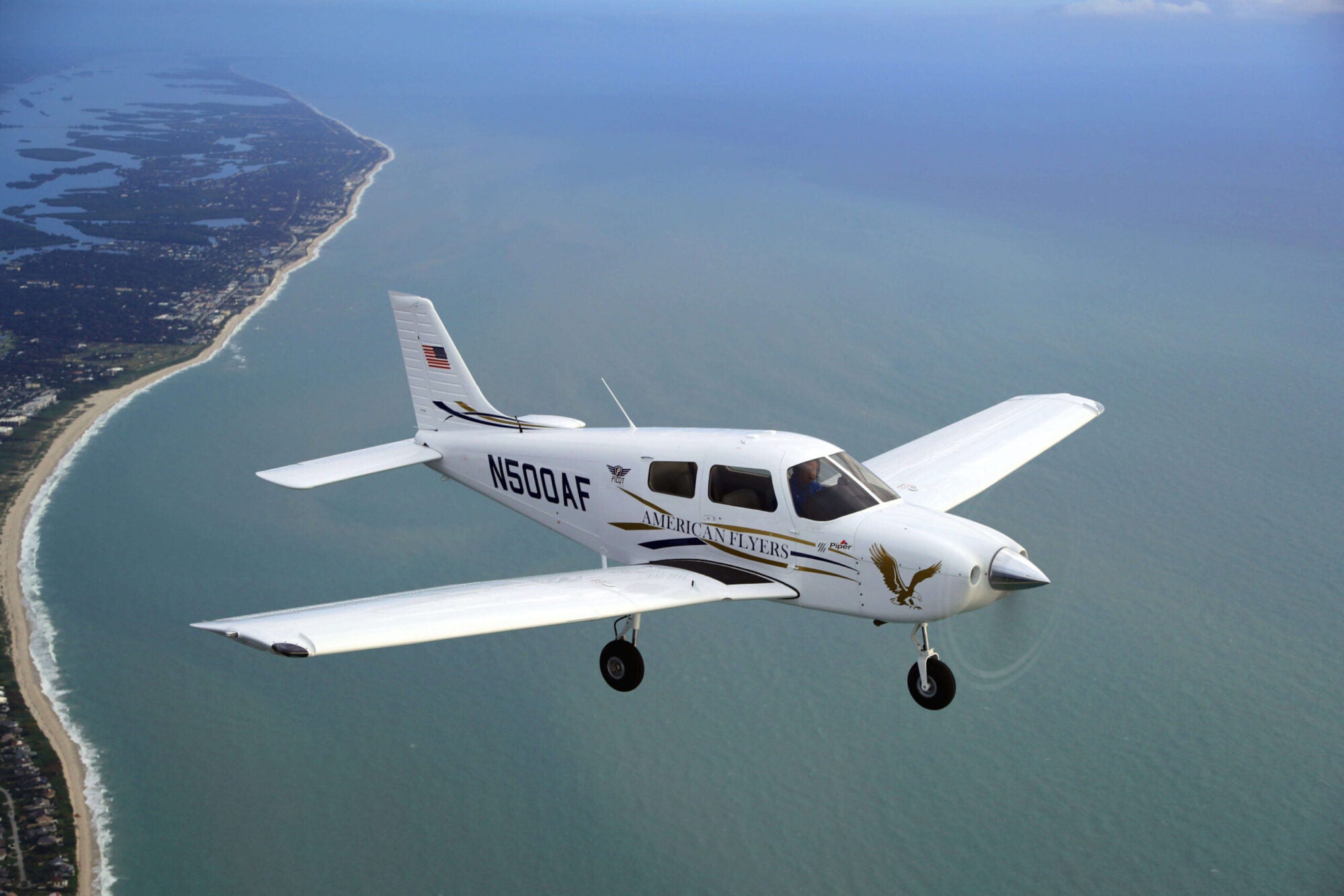 Paragon Flight School Accepts Delivery of their First Piper Pilot 100is