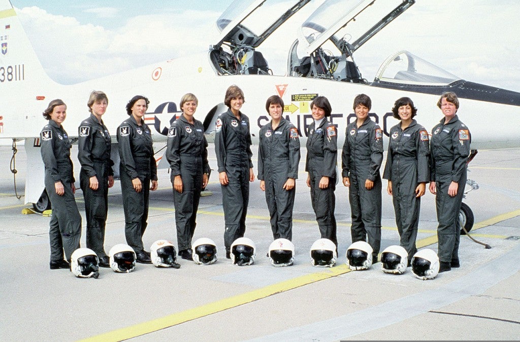 When Women Earned Their Wings: the USAF&#8217;s First Crop of Female Pilots