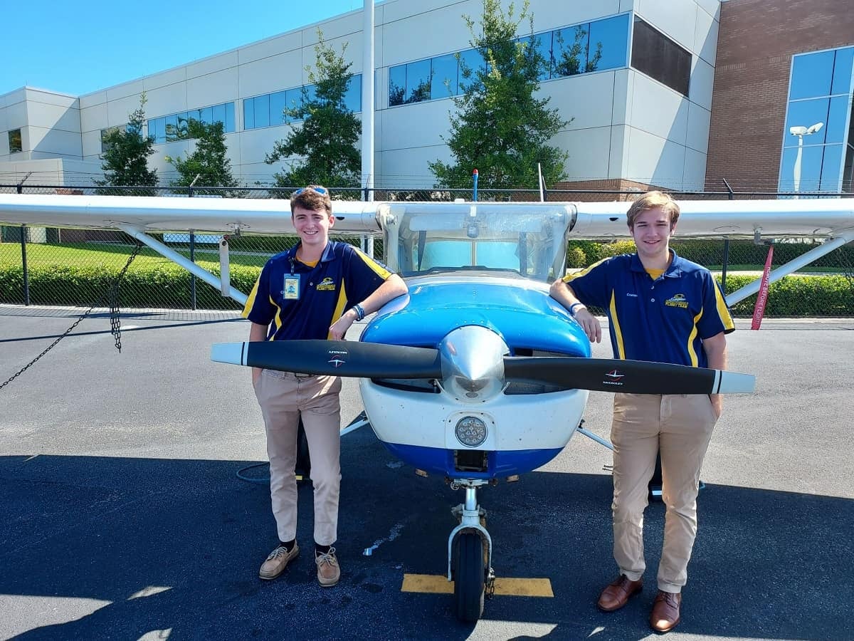 Two Embry-Riddle Students Assist a Distressed Pilot During an Engine Failure
