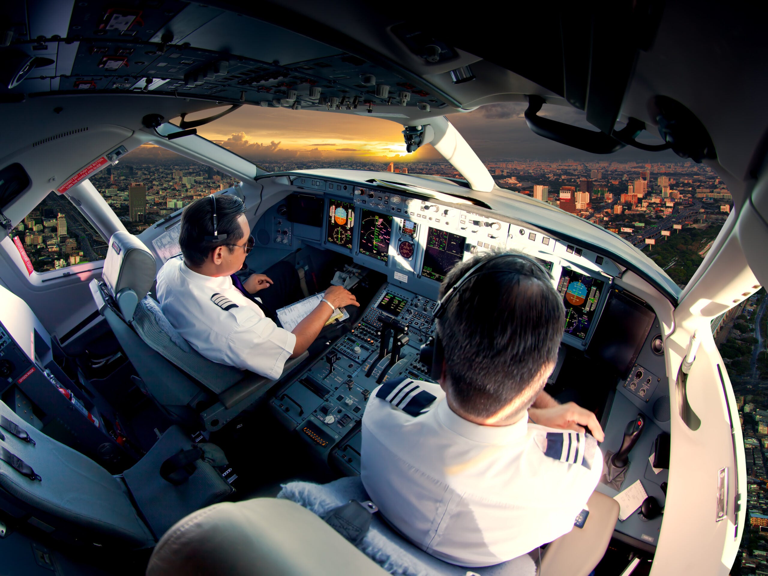 Industry Officials Can&#8217;t Agree on How To Fix the Pilot Shortage