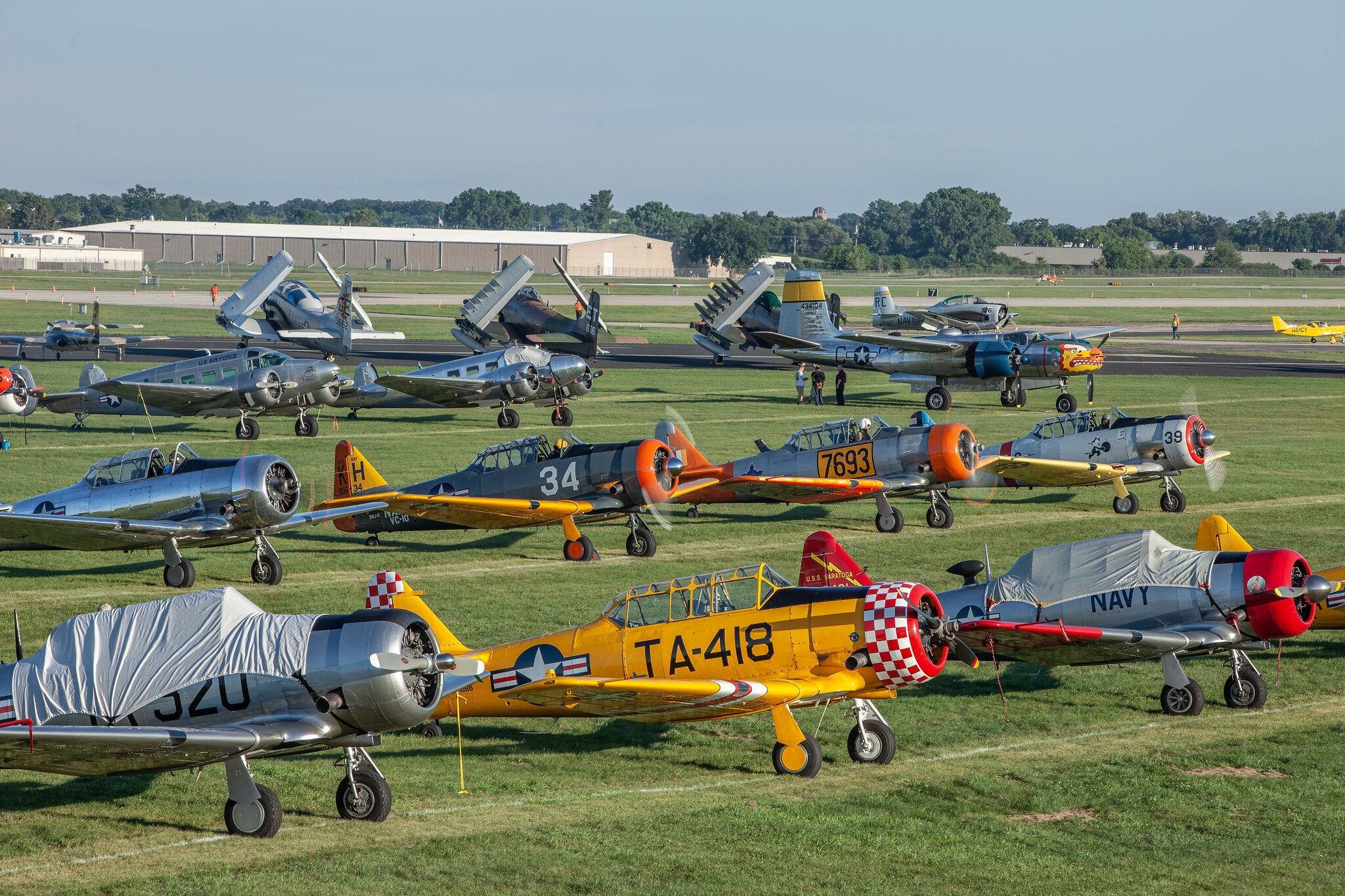 How to Navigate the Warbirds at AirVenture