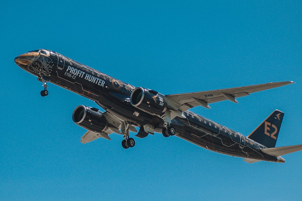 Embraer Flies Its E195-E2 With 100 Percent SAF Powering One Engine