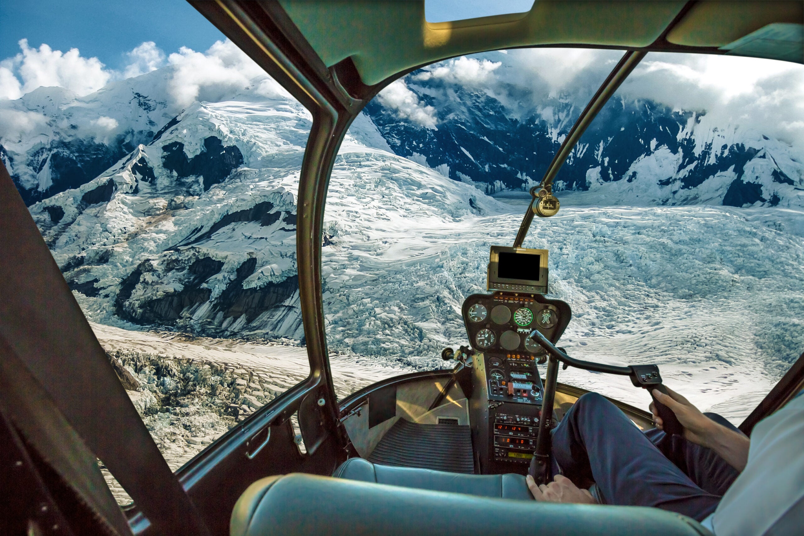 Best Helicopter Pilot Jobs in Alaska