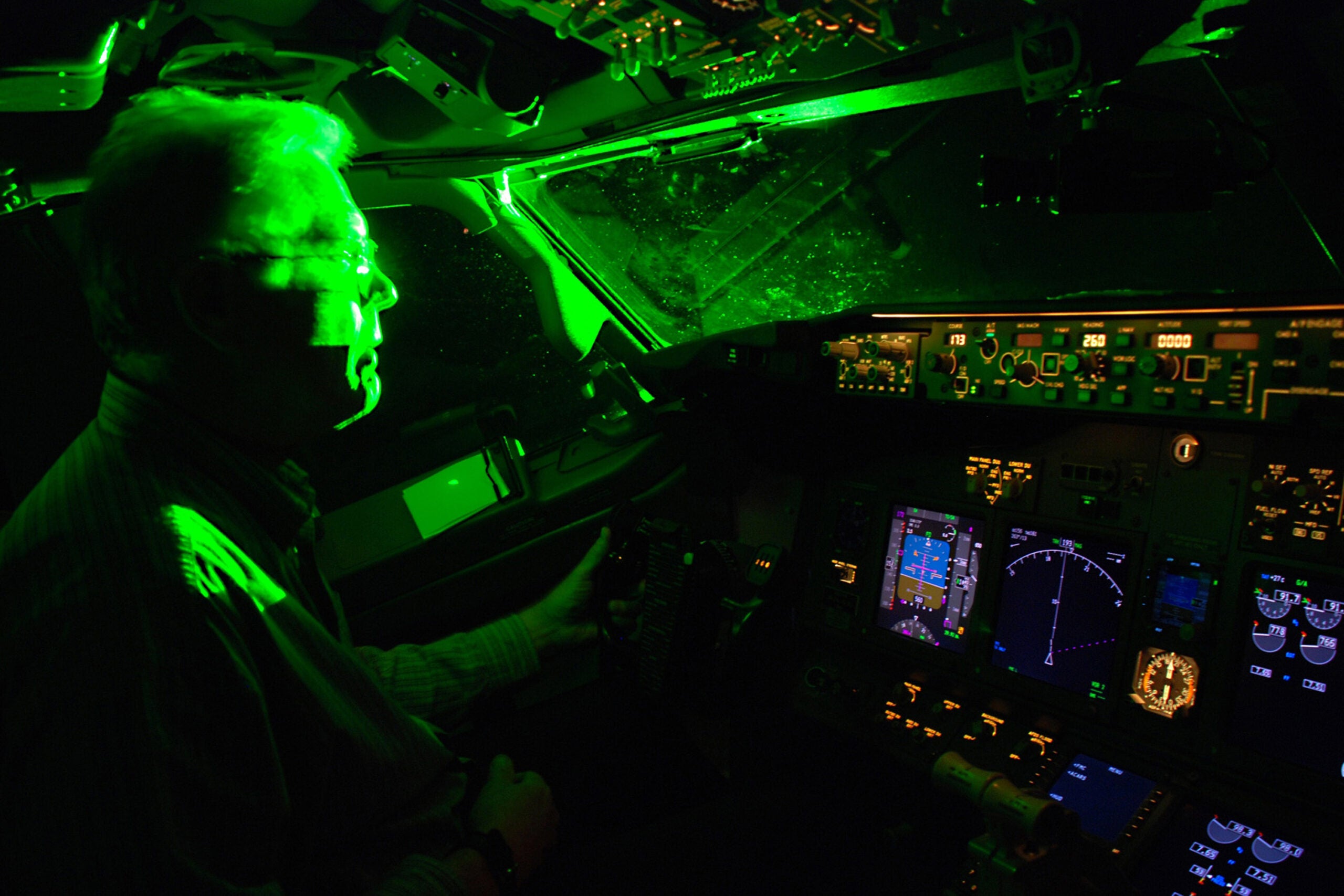 GAO to FAA: Do More To Fight Aircraft Laser Strikes