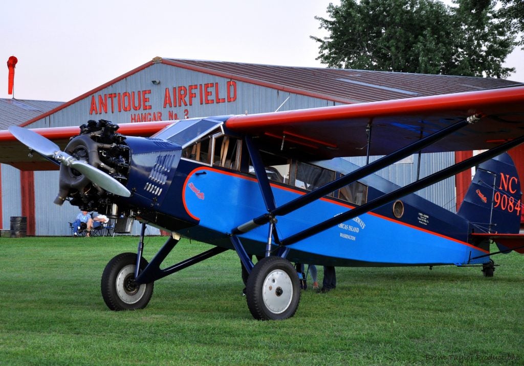 Watch Aviation History Take to the Air at Vintage Fly-Ins