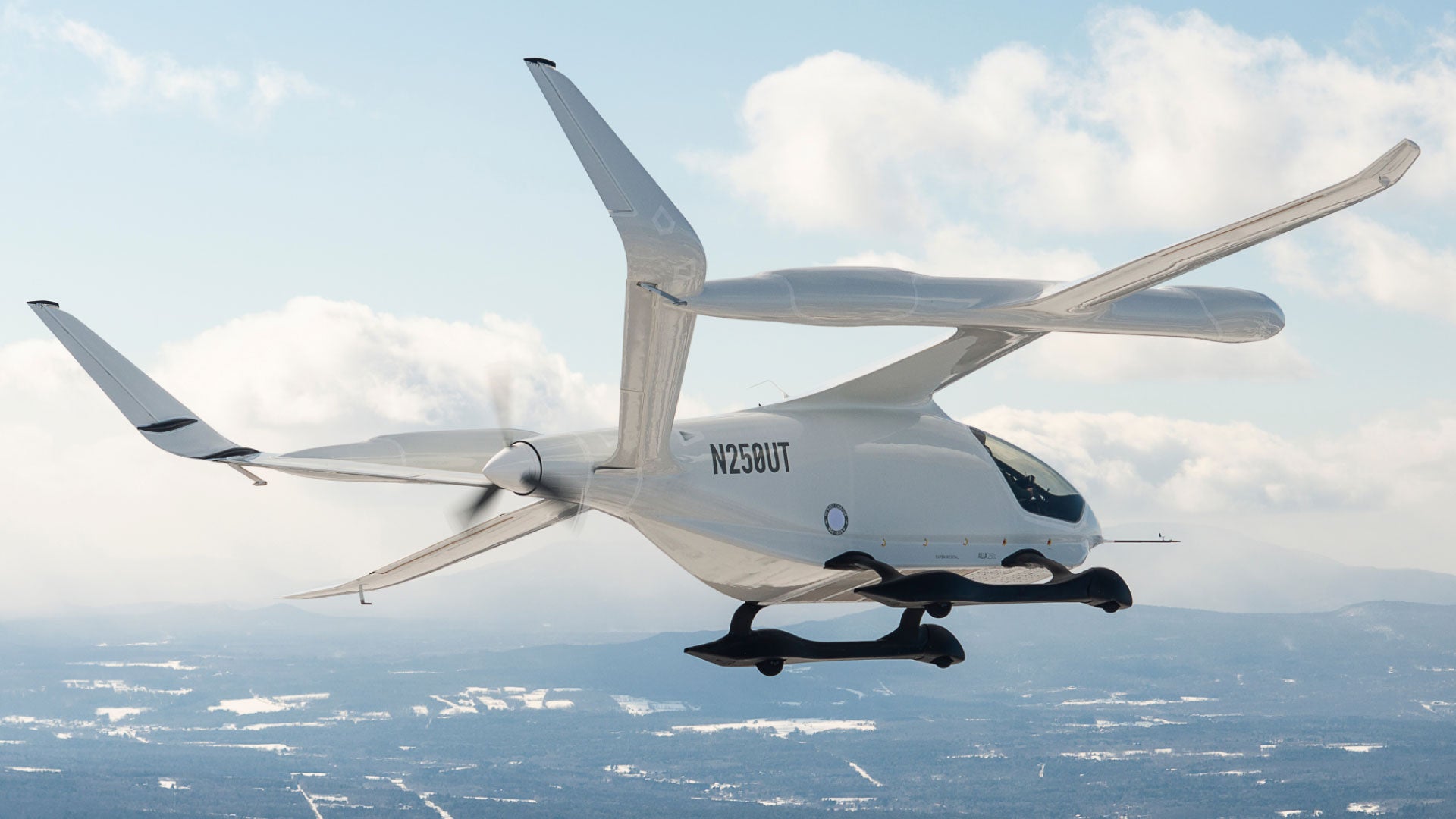 Electric Aircraft Market To Triple in Next Decade, Report Says 