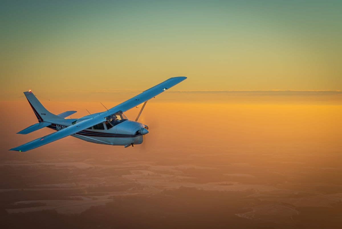 <i>FLYING’s</i> Air Compare: Cessna 206 vs. Cessna 210