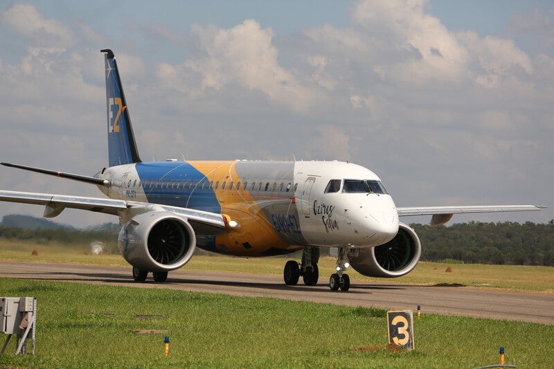 Embraer E190-E2 Jet Shows Short-Field Prowess