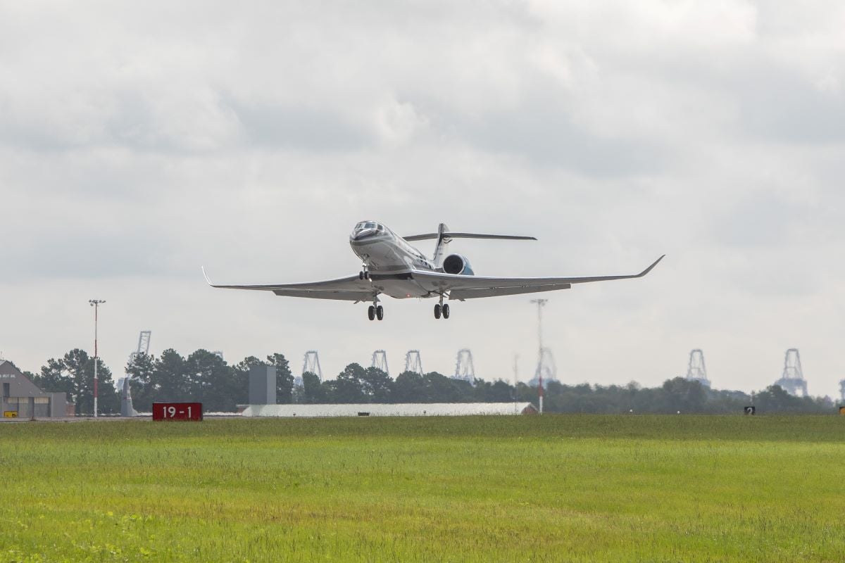 Gulfstream Marks First Flight of Its Second G800 Test Aircraft
