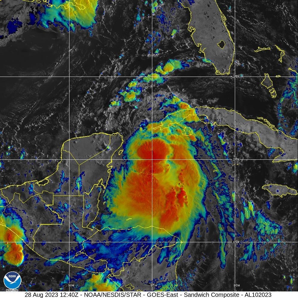 Flights Scrapped as Florida Braces for Hurricane Idalia