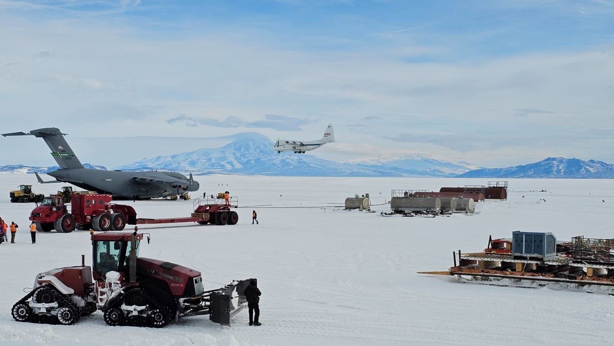 NASA C-130 Makes First Flight to Antarctica