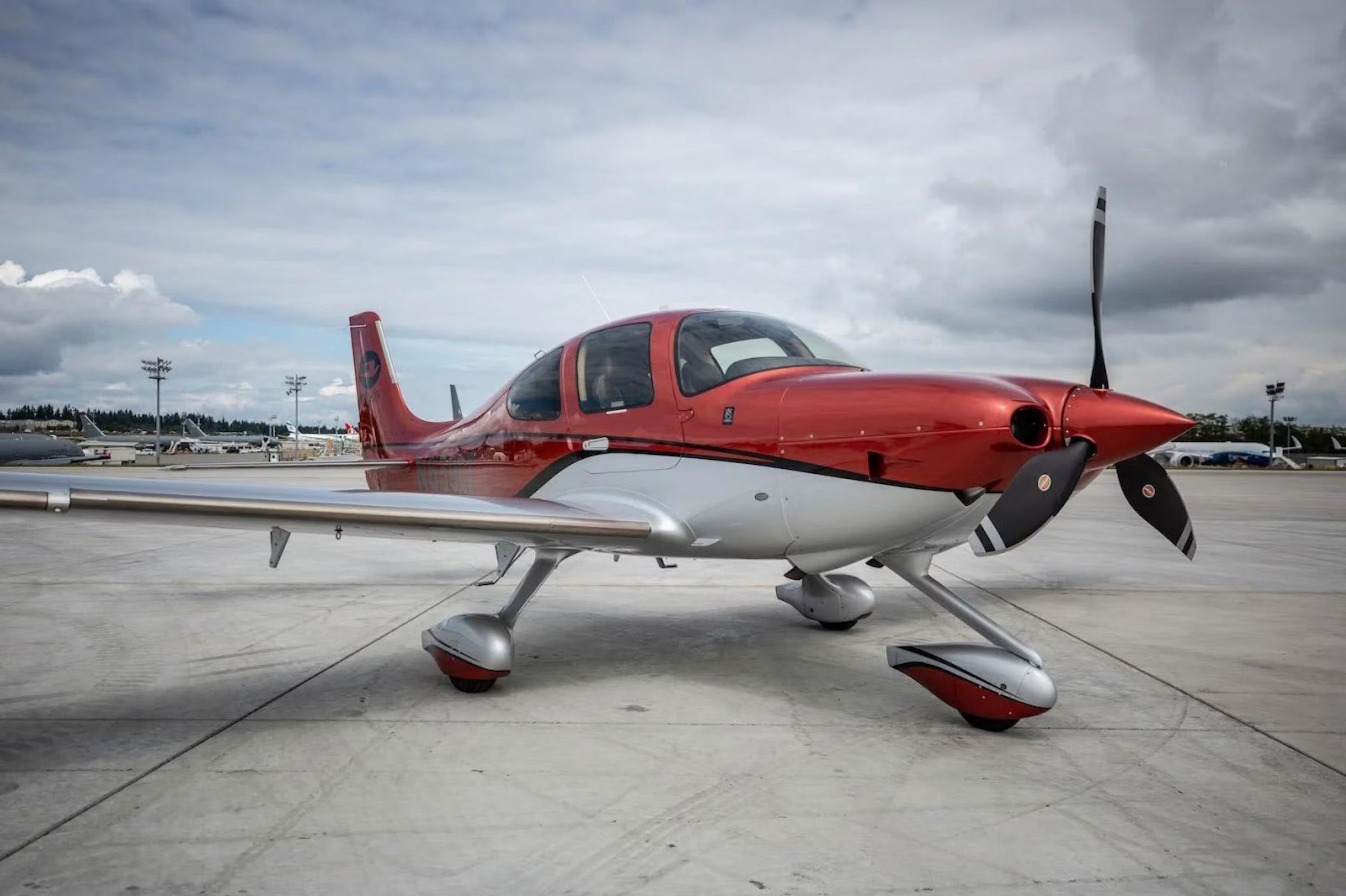 This 2017 Cirrus SR22T Is a High-Performance, Parachute-Protected ‘AircraftForSale’ Top Pick