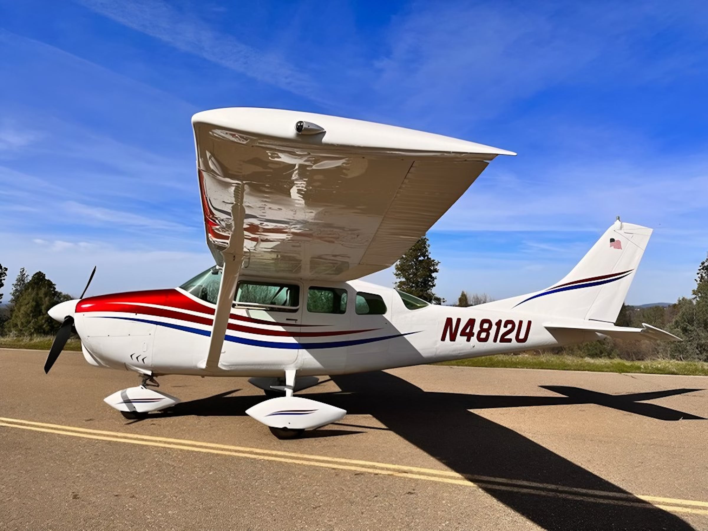 This 1964 Cessna 205 Super Skywagon Is a Heavy-Lifting, 6-Seat ‘AircraftForSale’ Top Pick