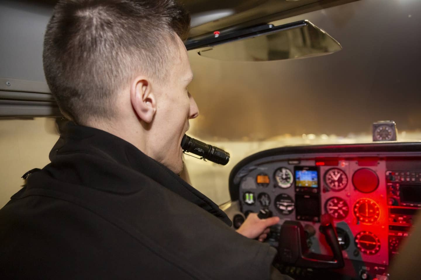 Hands-Free Flashlights in the Cockpit