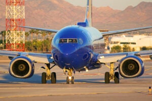 Southwest Halts 2024 Pilot Hiring Plans