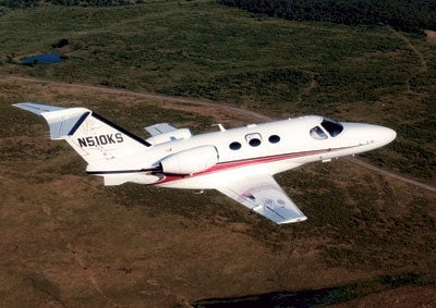 mustang_flying_2.jpg