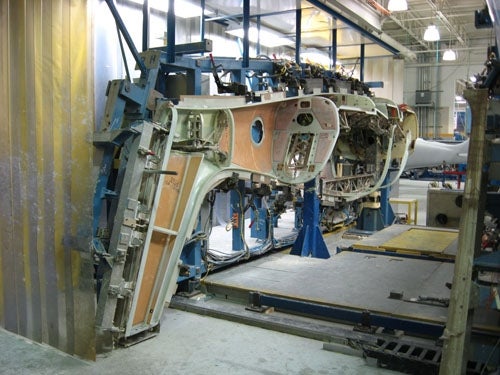 cirrus factory tour016.jpg