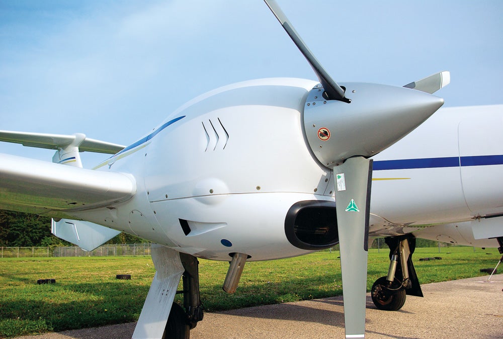FLY1209_DA_Lyc2x1000.jpg