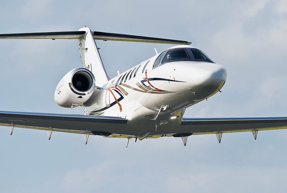 FLY0310_cj4_1000x674.jpg