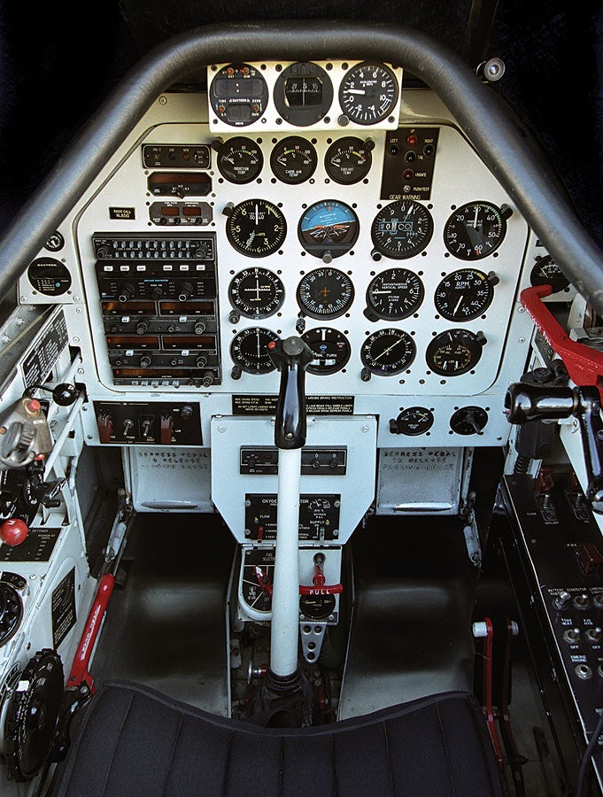 fly0810_mustang1_900x681.jpg
