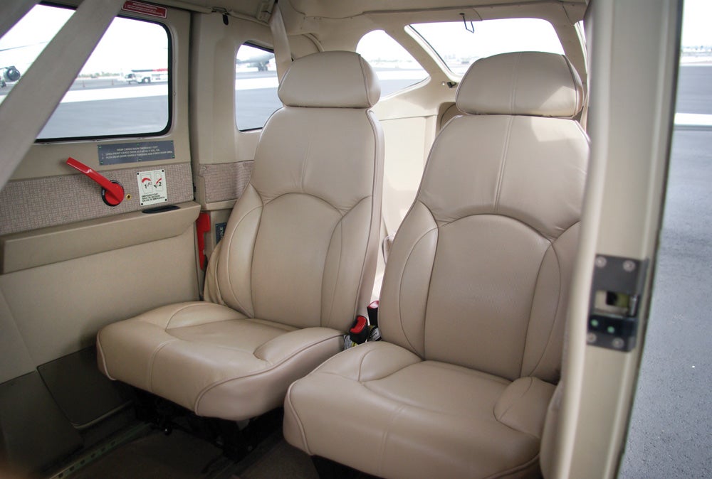 fly0810_cessna4_1000x674.jpg