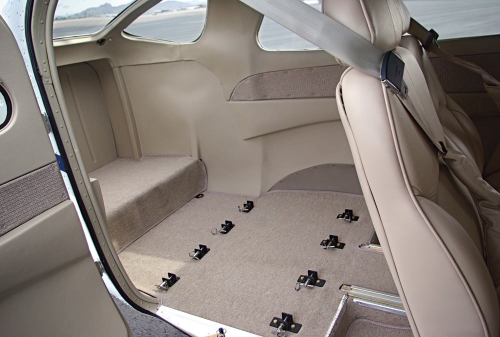 fly0810_cessna6_1000x674.jpg