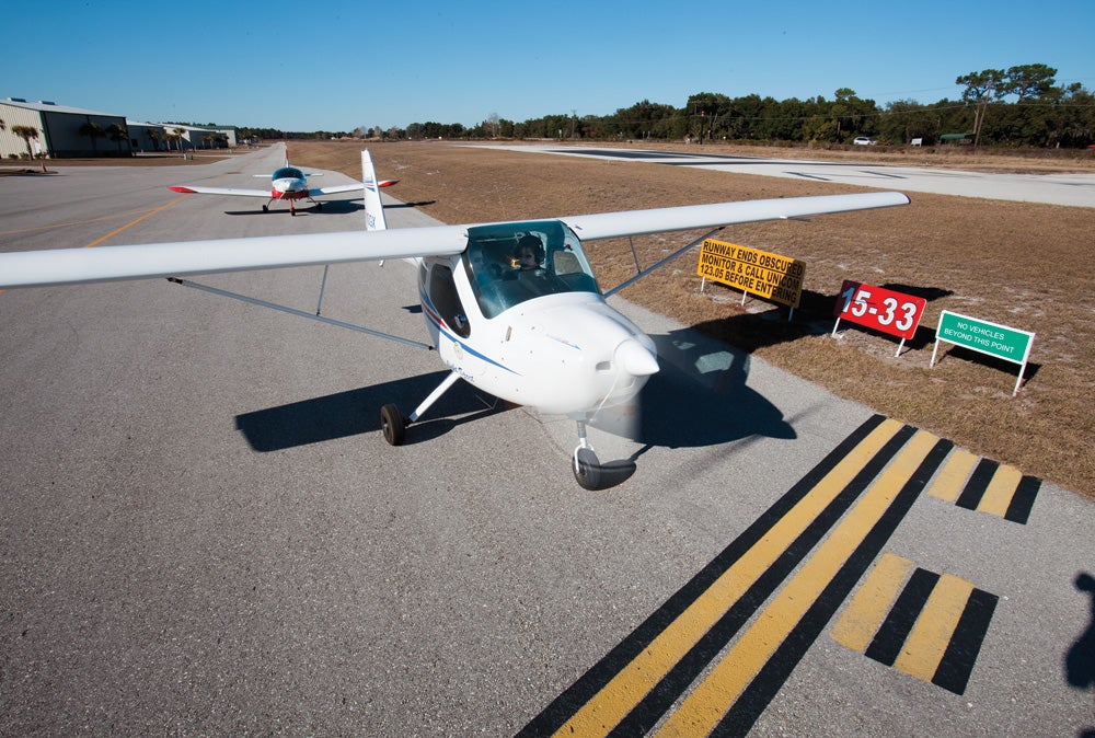 fly0311_joy4_1000x674.jpg