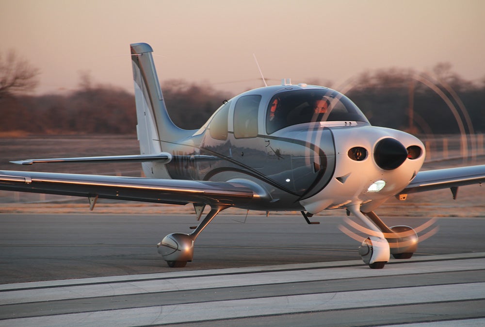 fly0411_cirrus2_1000x674.jpg